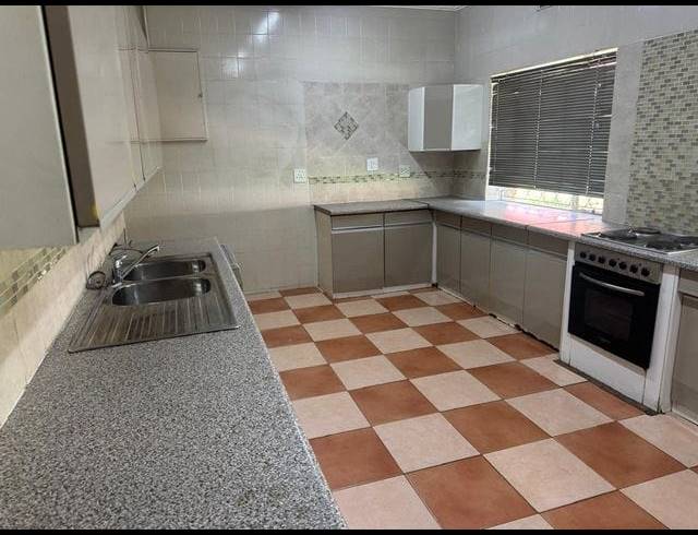 3 BEDROOM FREEHOLD FOR SALE IN BRENTHURST
